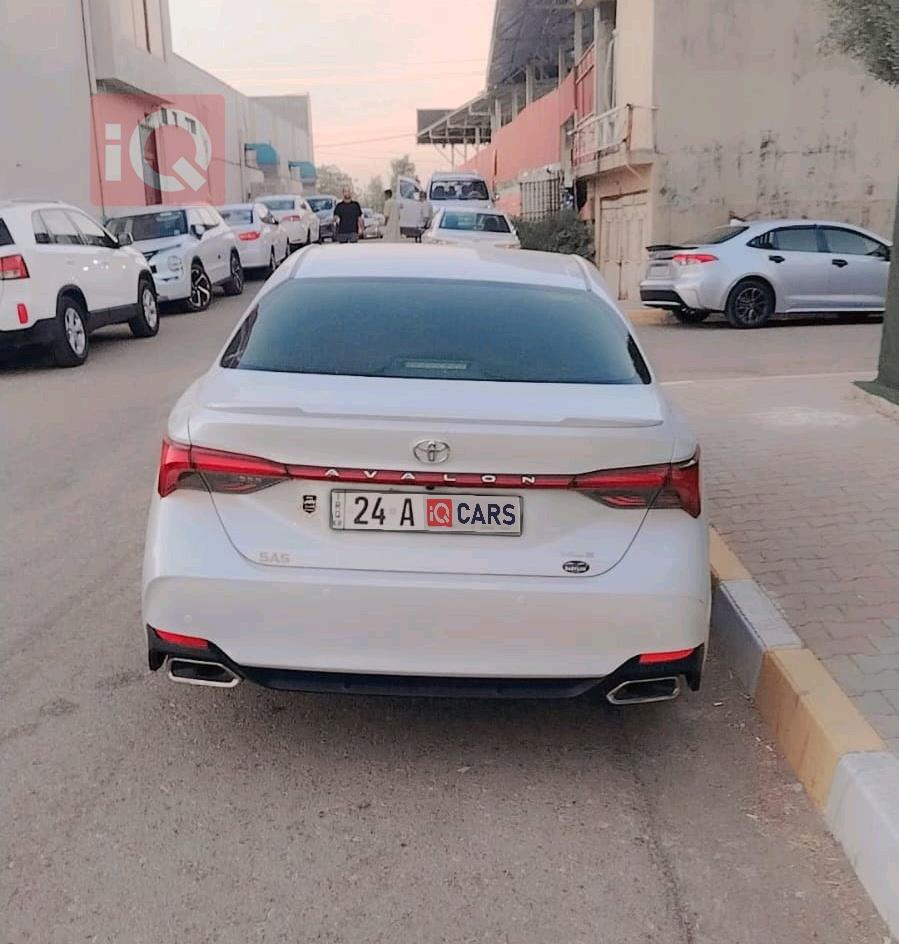 تويوتا أفالون